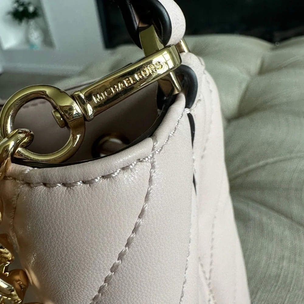 Michael Kors Light Pink Quilted Crossbody Bag - Picture 7 of 15